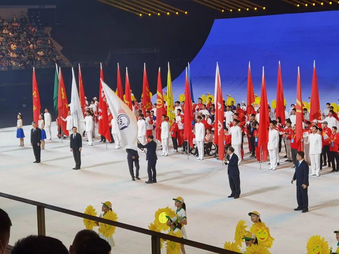 解读与落实，澳门与香港正版精准免费大全在2025年的全面释义与行动策略,2025年新澳门和香港正版精准免费大全,全面释义解释与落实...